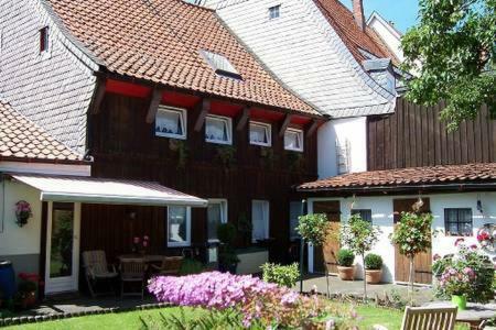 גוסלר Altes Tageloehnerhaus Von 1510 Mit Garten Und Parkplatz מראה חיצוני תמונה