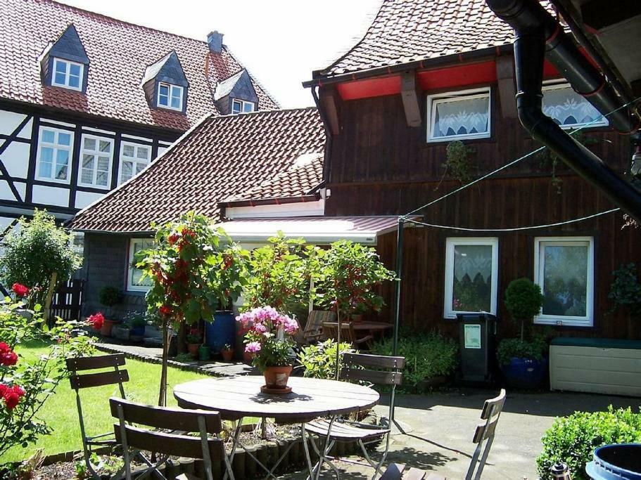 גוסלר Altes Tageloehnerhaus Von 1510 Mit Garten Und Parkplatz מראה חיצוני תמונה